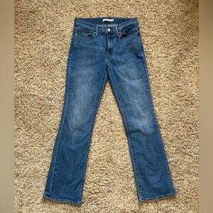 Levi Women’s Slimming Boot Jeans